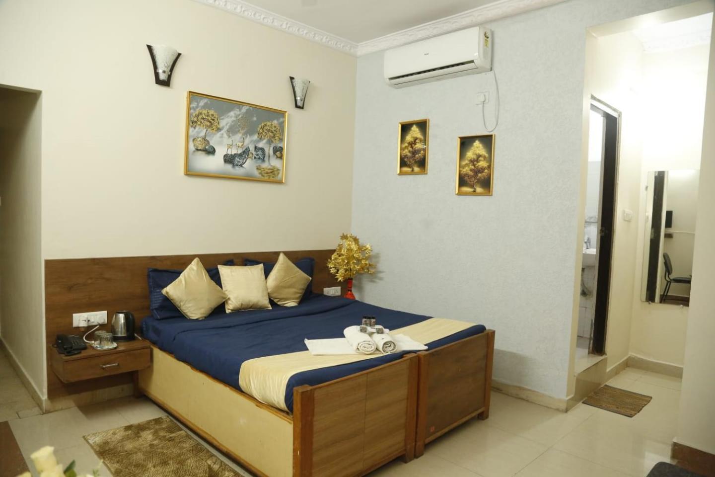 Sandalwood Vibes Bhopal Bagian luar foto